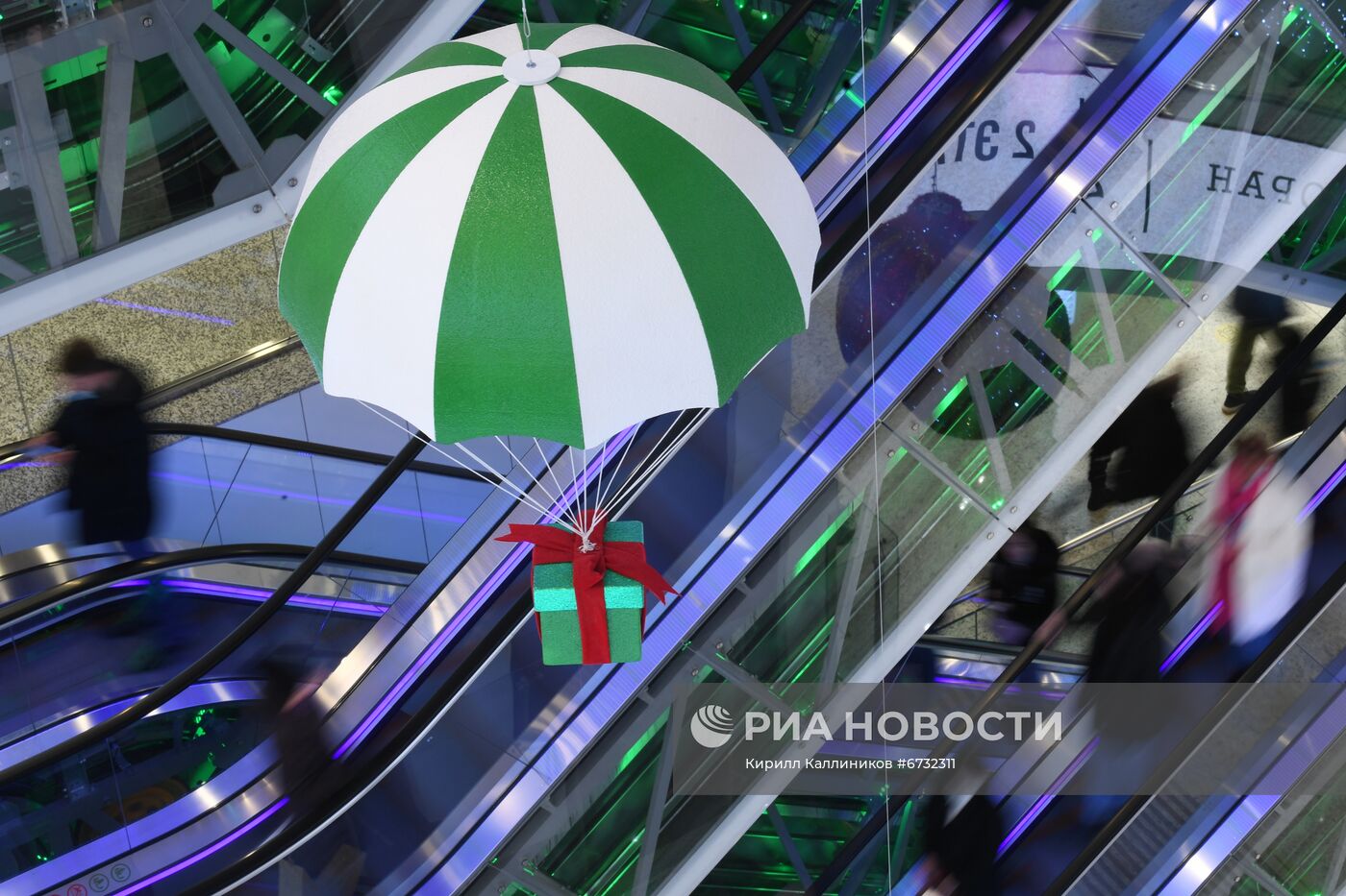 Работа ТЦ перед новогодними праздниками