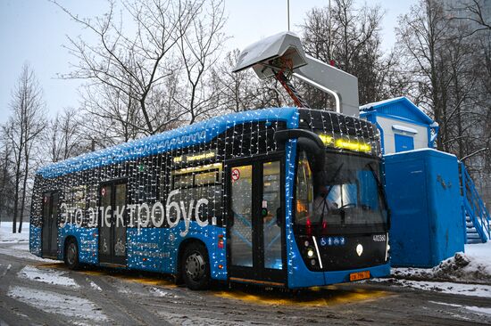 Новогодний электробус 