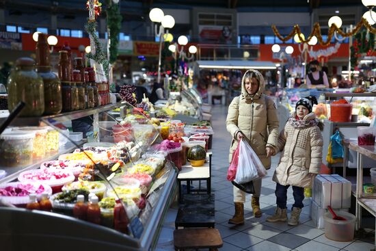 Предновогодняя торговля в регионах России