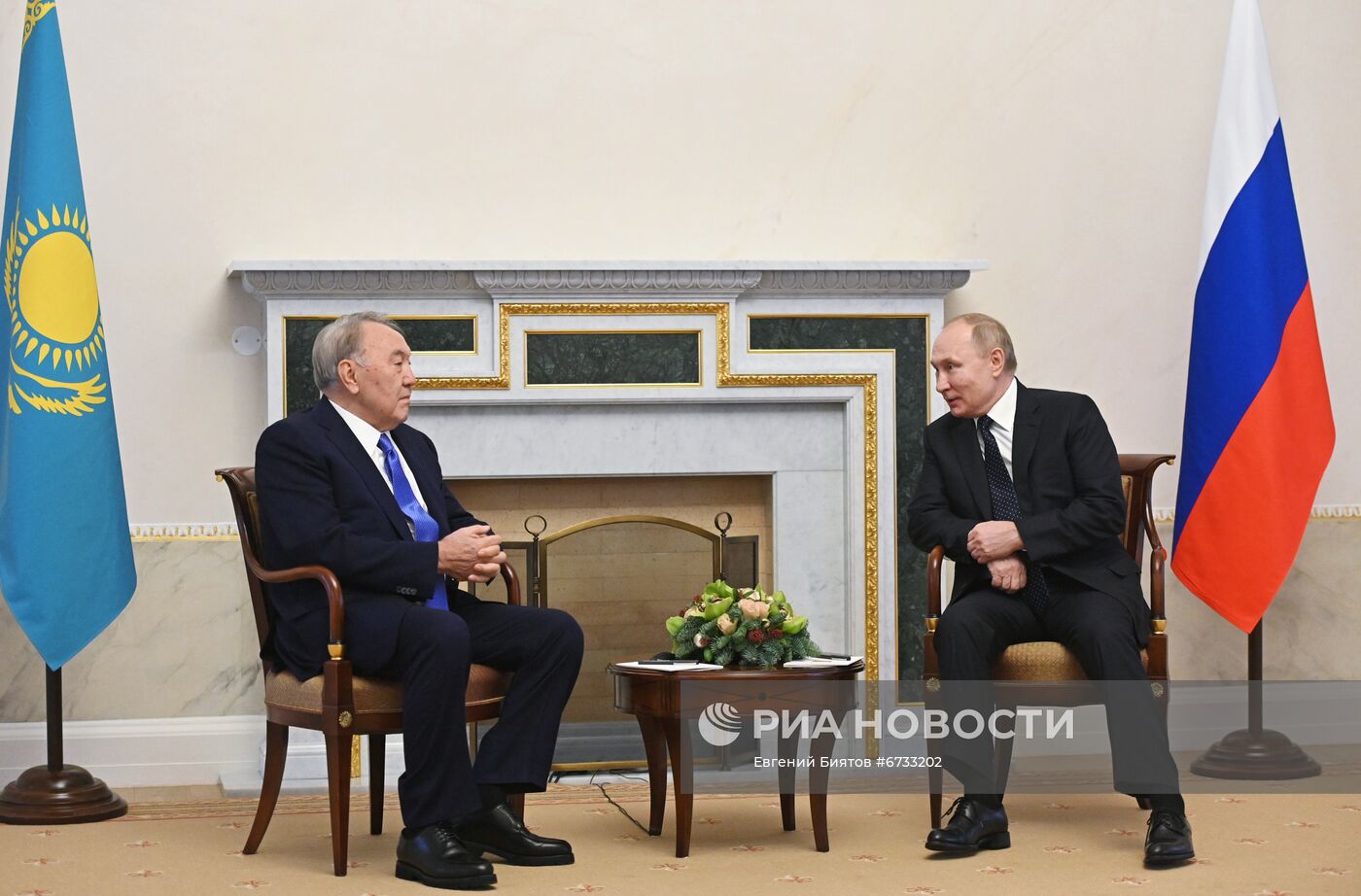 Президент РФ В. Путин принял участие в неформальной встрече руководителей государств - участников СНГ