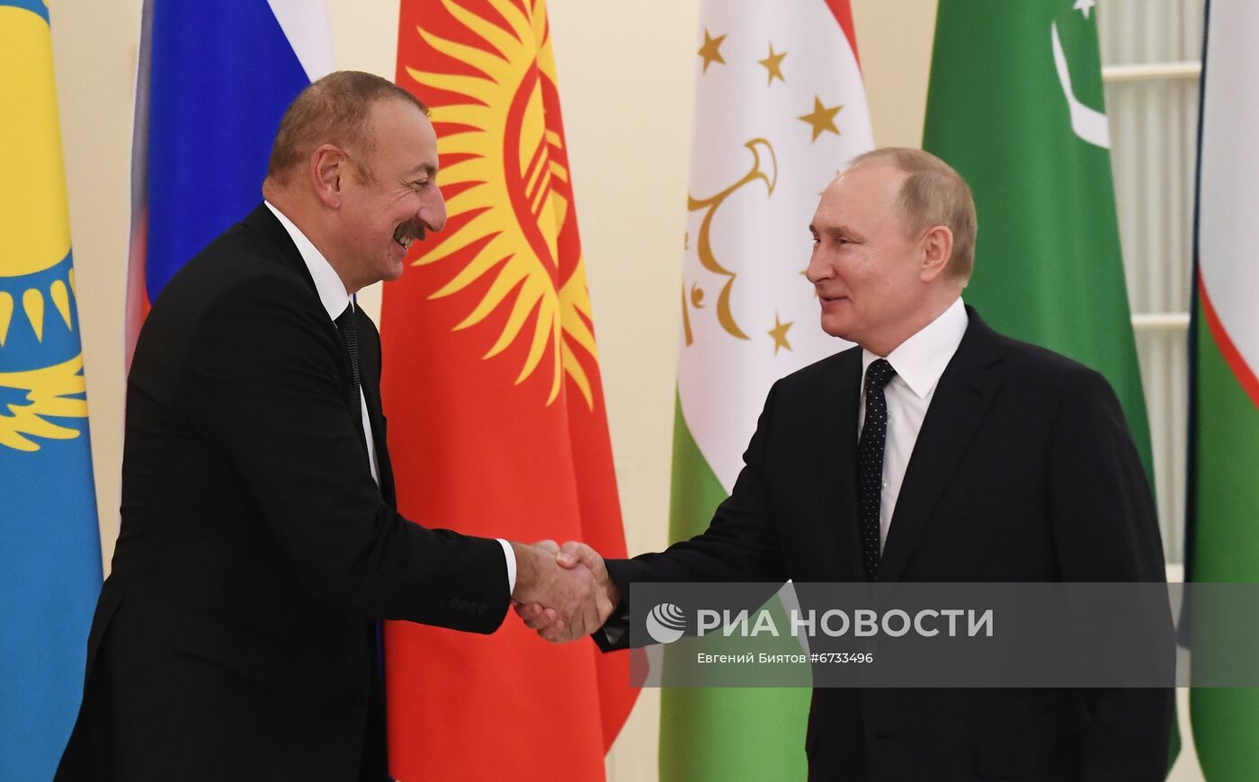 Президент РФ В. Путин принял участие в неформальной встрече руководителей государств - участников СНГ