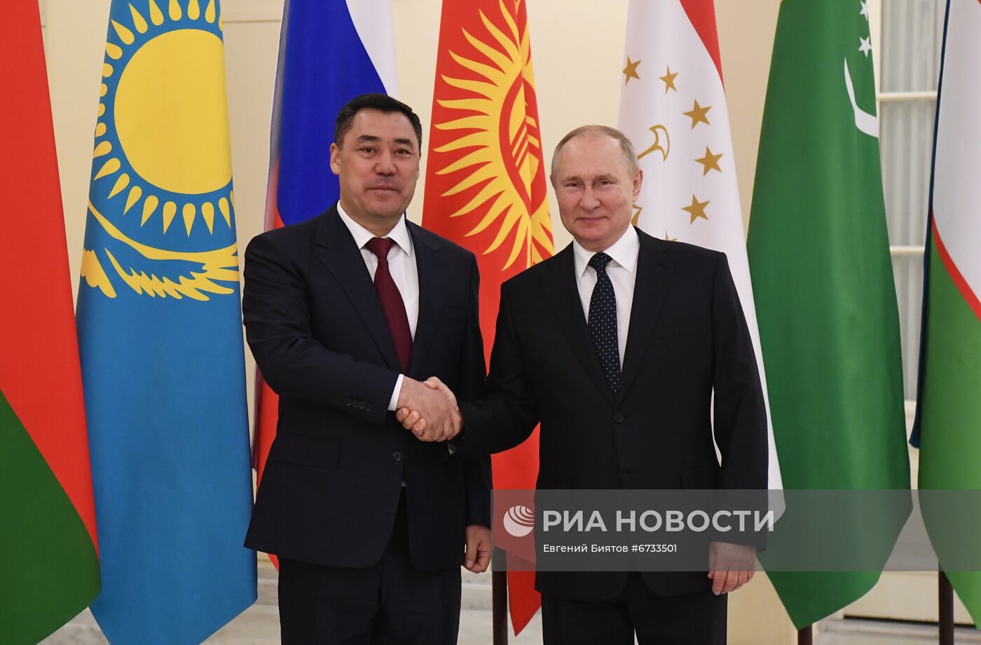 Президент РФ В. Путин принял участие в неформальной встрече руководителей государств - участников СНГ