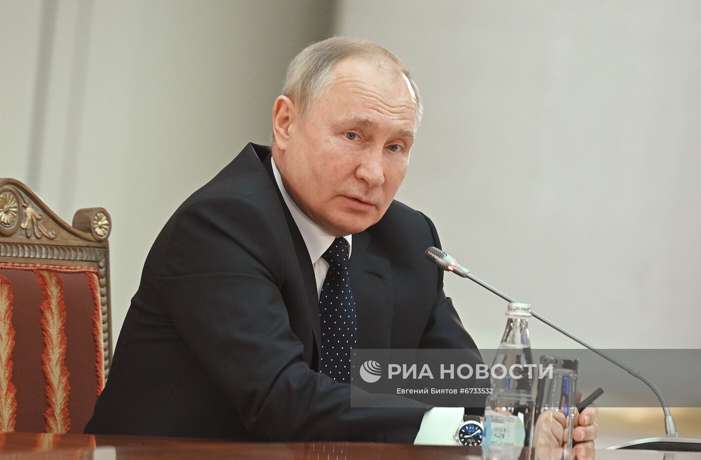 Президент РФ В. Путин принял участие в неформальной встрече руководителей государств - участников СНГ