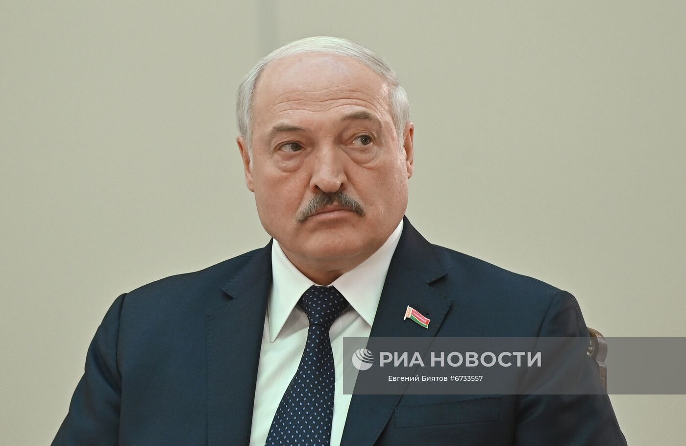 Президент РФ В. Путин принял участие в неформальной встрече руководителей государств - участников СНГ
