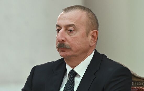 Президент РФ В. Путин принял участие в неформальной встрече руководителей государств - участников СНГ
