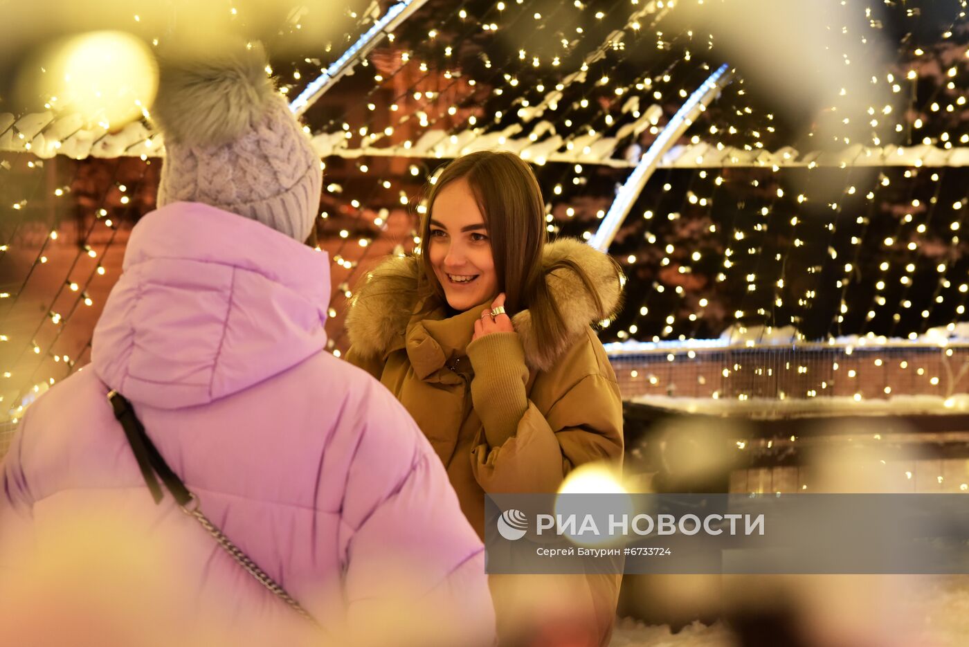 Подготовка к празднованию Нового года в Донецке