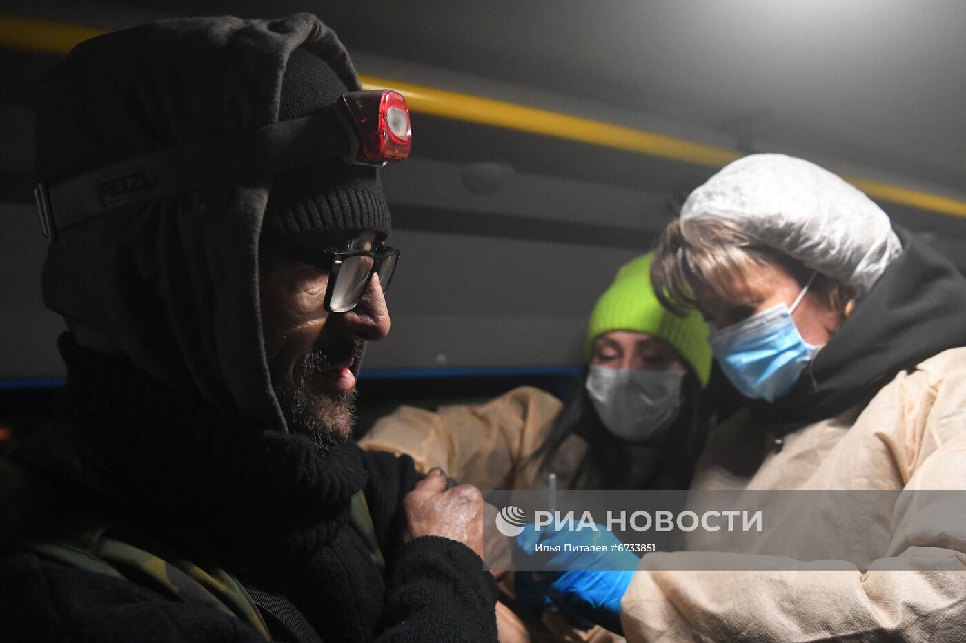 Вакцинация бездомных от COVID-19 в Москве