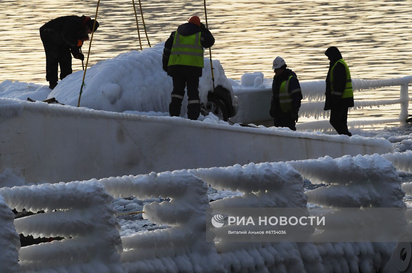 Сухогруз Sun Rio прибыл во Владивосток с "замороженными" автомобилями из Японии