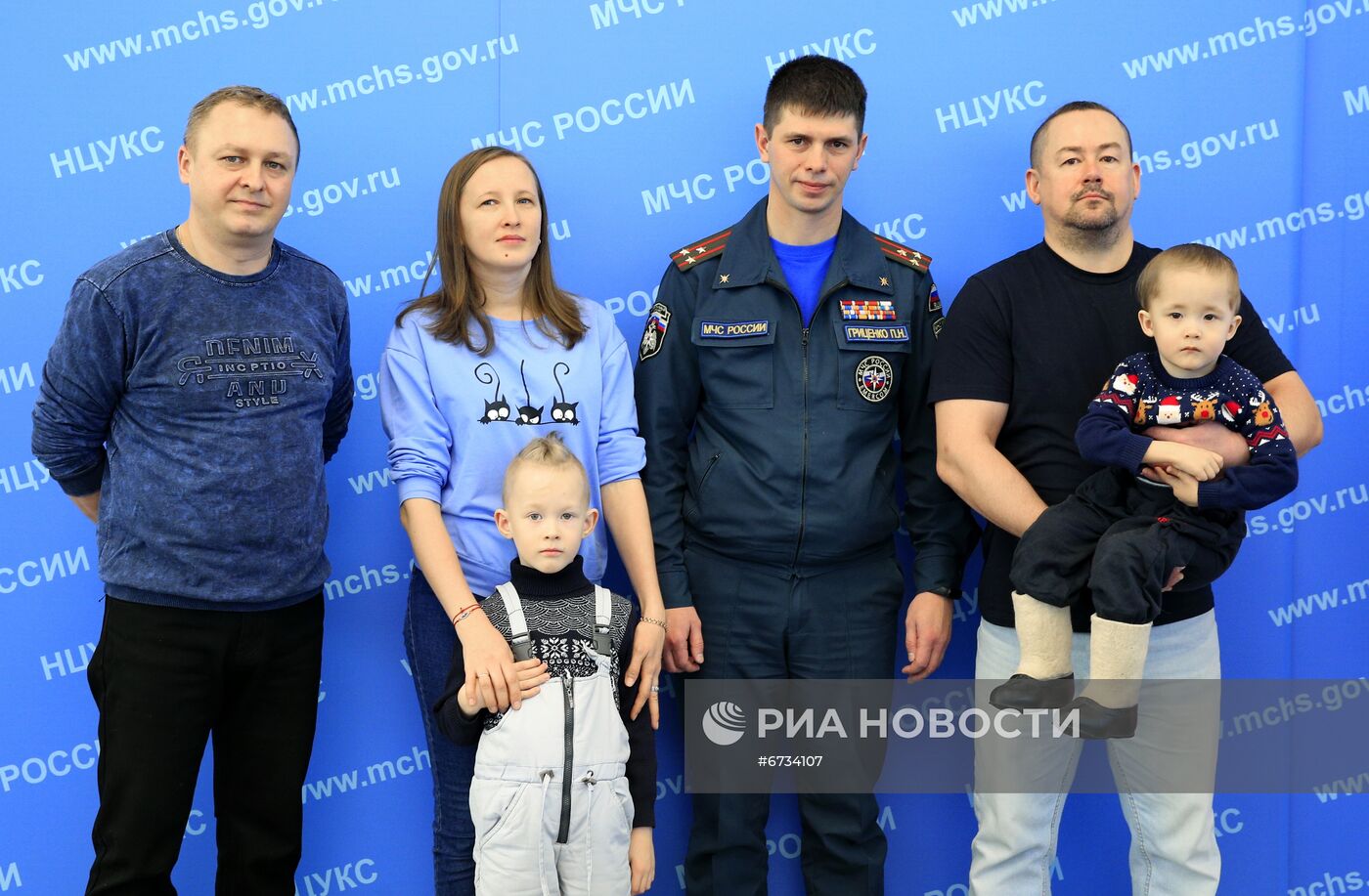 Мальчик И. Фокин встретился со спасателями МЧС России