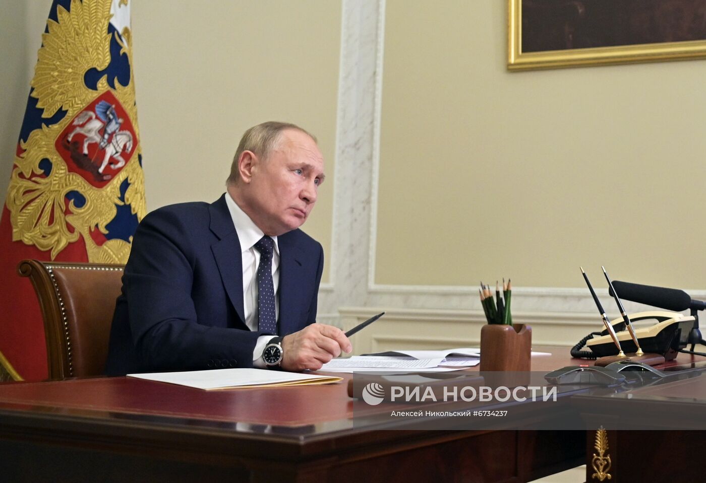 Президент РФ В. Путин провел совещание о прохождении осенне-зимнего отопительного сезона