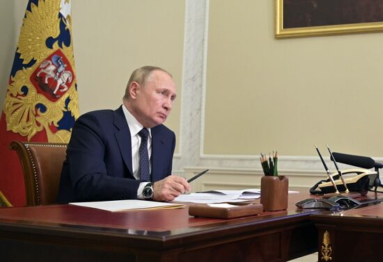 Президент РФ В. Путин провел совещание о прохождении осенне-зимнего отопительного сезона