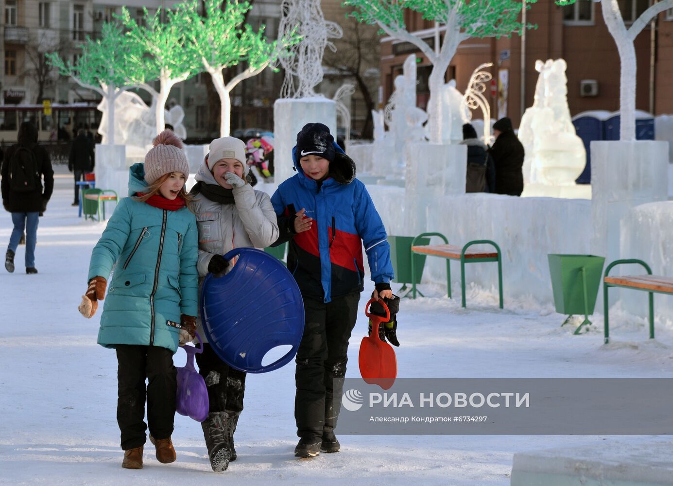 Подготовка к Новому году в Челябинске