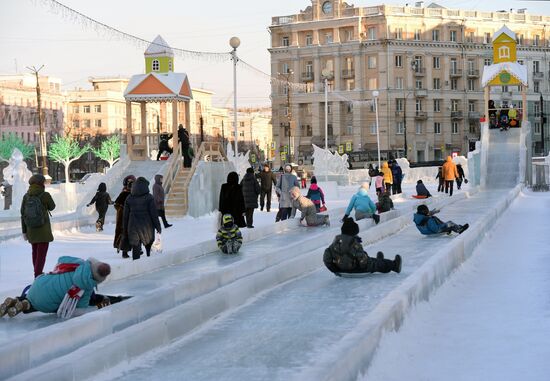 Подготовка к Новому году в Челябинске