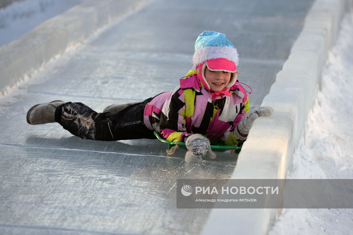 Подготовка к Новому году в Челябинске