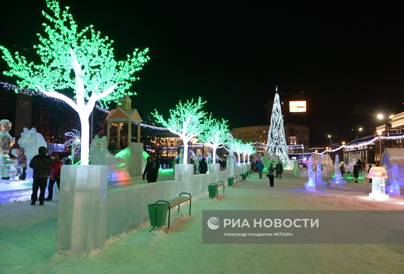 Подготовка к Новому году в Челябинске