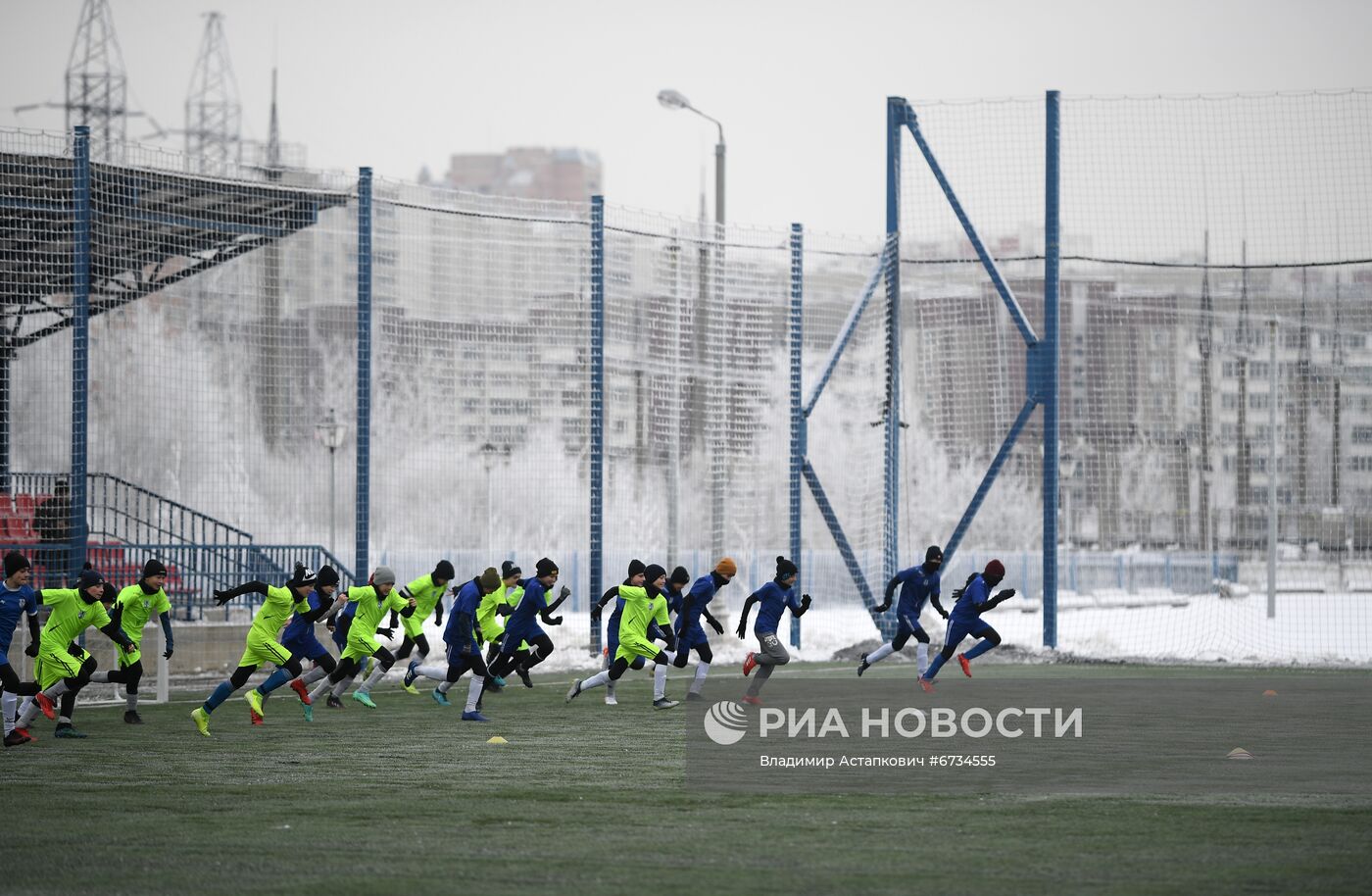 Мэр Москвы С. Собянин посетил новое футбольное поле с подогревом в Москве