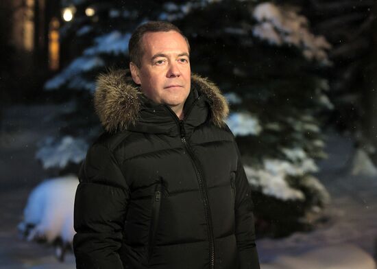 Запись новогоднего поздравления зампреда Совета безопасности РФ Д. Медведева в резиденции "Горки"