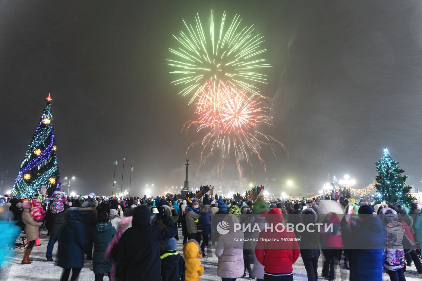 Празднование Нового года в регионах России