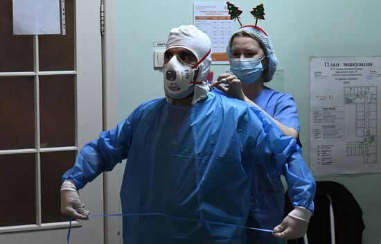 Работа ковид-госпиталя в новогоднюю ночь в Красноярске