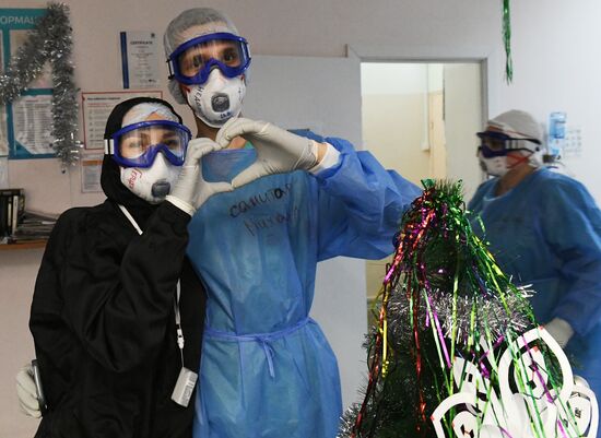 Работа ковид-госпиталя в новогоднюю ночь в Красноярске