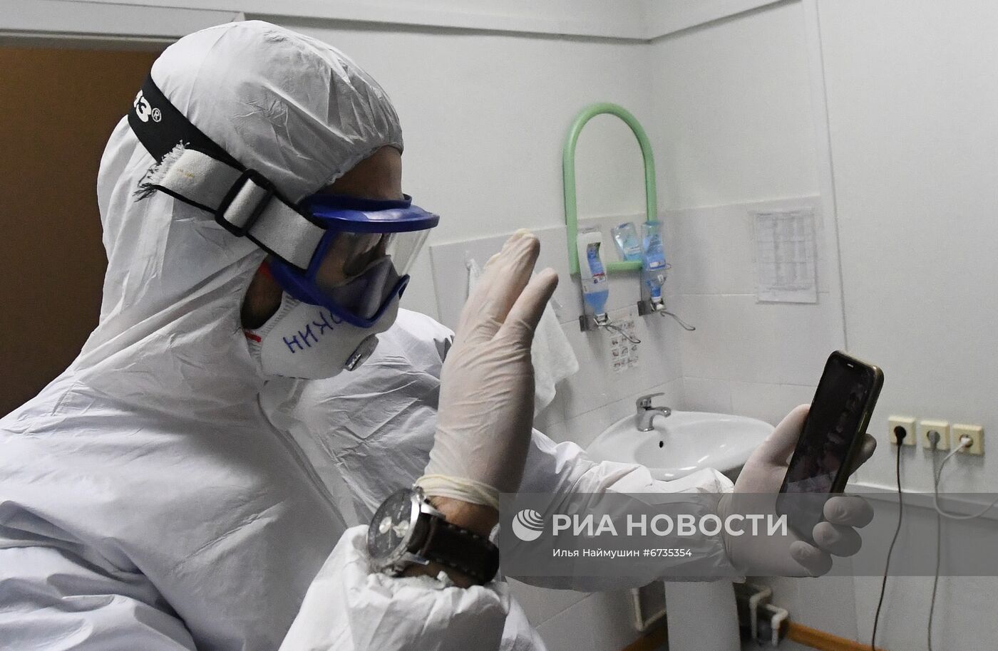 Работа ковид-госпиталя в новогоднюю ночь в Красноярске