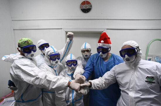 Работа ковид-госпиталя в новогоднюю ночь в Красноярске