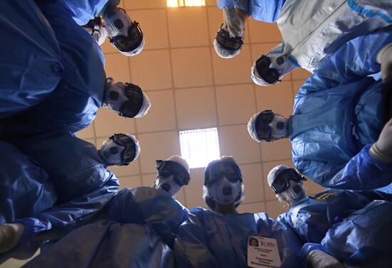 Работа ковид-госпиталя в новогоднюю ночь в Красноярске