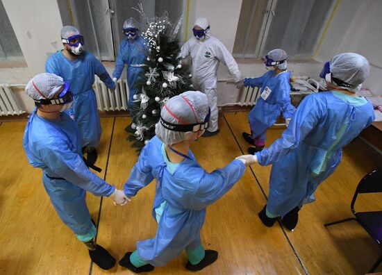 Работа ковид-госпиталя в новогоднюю ночь в Красноярске