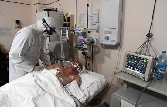 Работа ковид-госпиталя в новогоднюю ночь в Красноярске