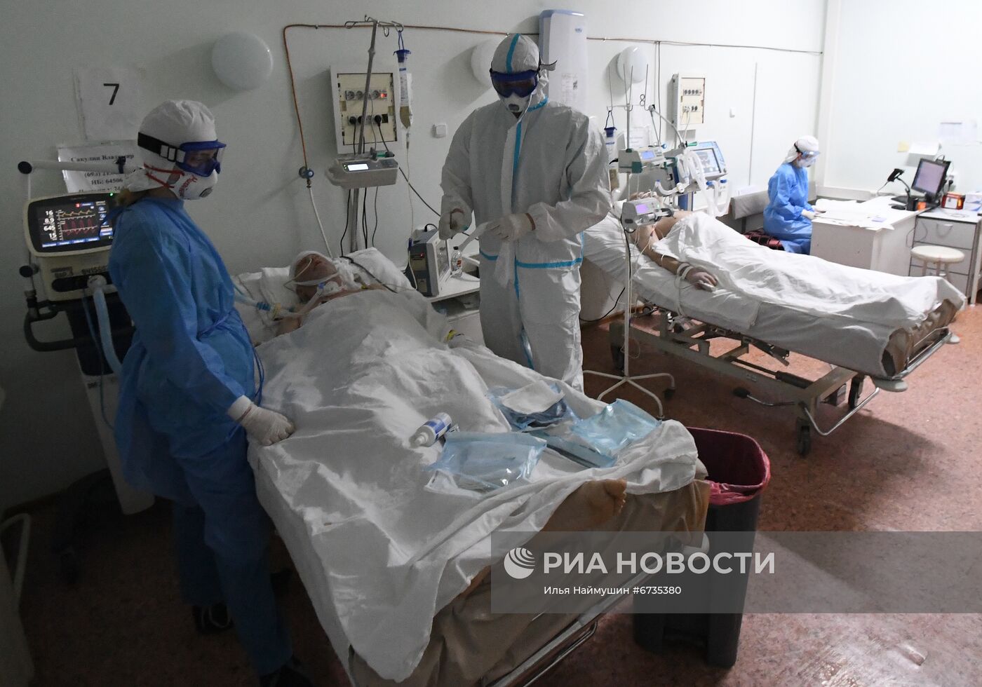 Работа ковид-госпиталя в новогоднюю ночь в Красноярске