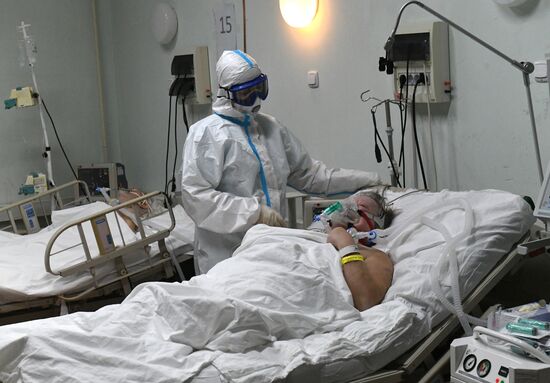 Работа ковид-госпиталя в новогоднюю ночь в Красноярске