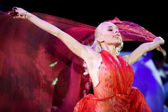 Шоу "Новогодняя елка спорта - от первых шагов до Олимпа"