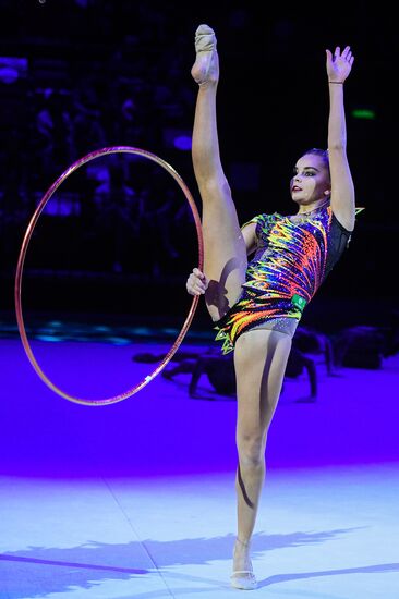 Шоу "Новогодняя елка спорта - от первых шагов до Олимпа"