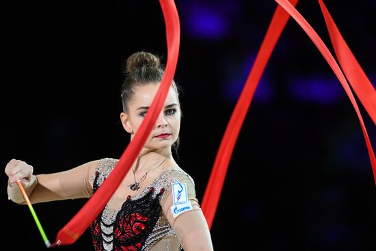 Шоу "Новогодняя елка спорта - от первых шагов до Олимпа"