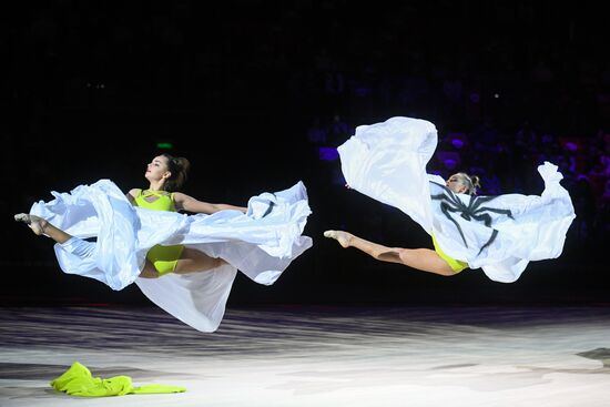 Шоу "Новогодняя елка спорта - от первых шагов до Олимпа"