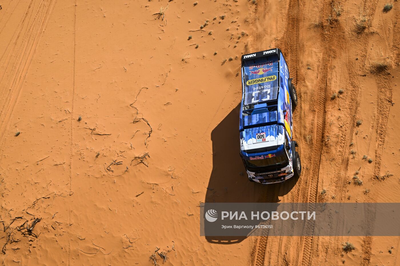 Выступление спортивной команды "КАМАЗ-мастер" на ралли-марафоне "Дакар"