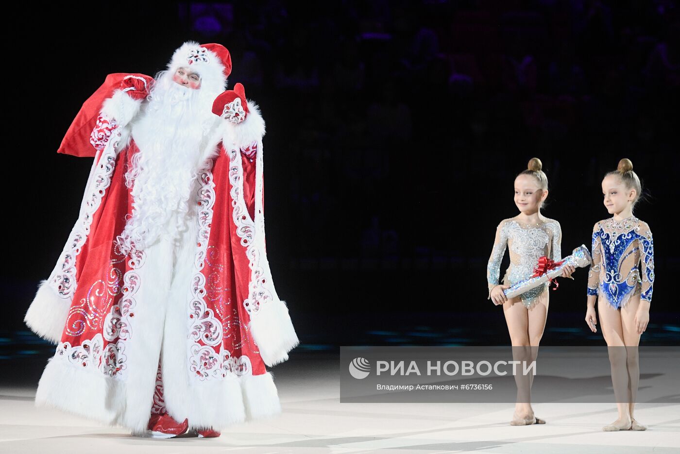 Шоу "Новогодняя елка спорта - от первых шагов до Олимпа"