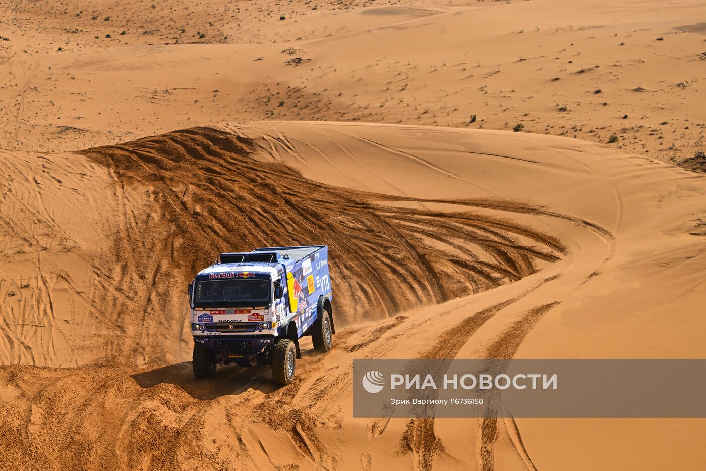 Выступление спортивной команды "КАМАЗ-мастер" на ралли-марафоне "Дакар"