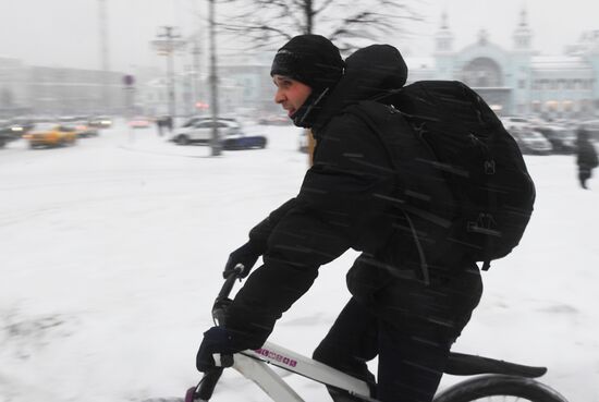 Снег в Москве