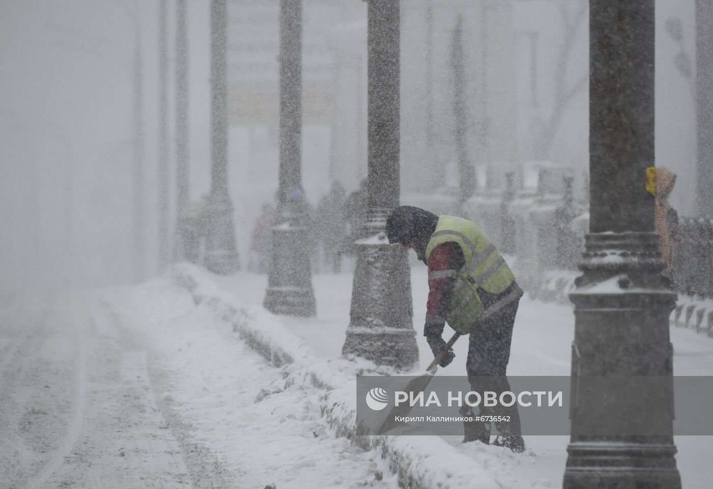 Уборка снега в Москве