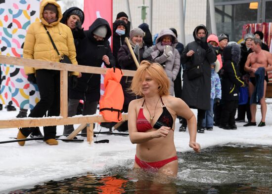 Закаливание на озере Комсомольское в Татарстане