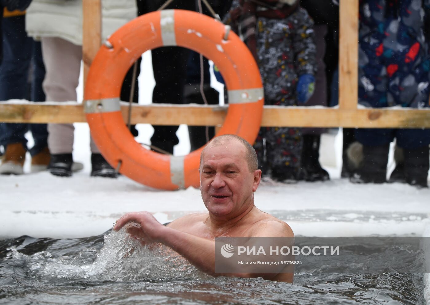 Закаливание на озере Комсомольское в Татарстане