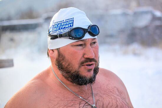 Заплыв "Ледяной экстрим" на Байкале
