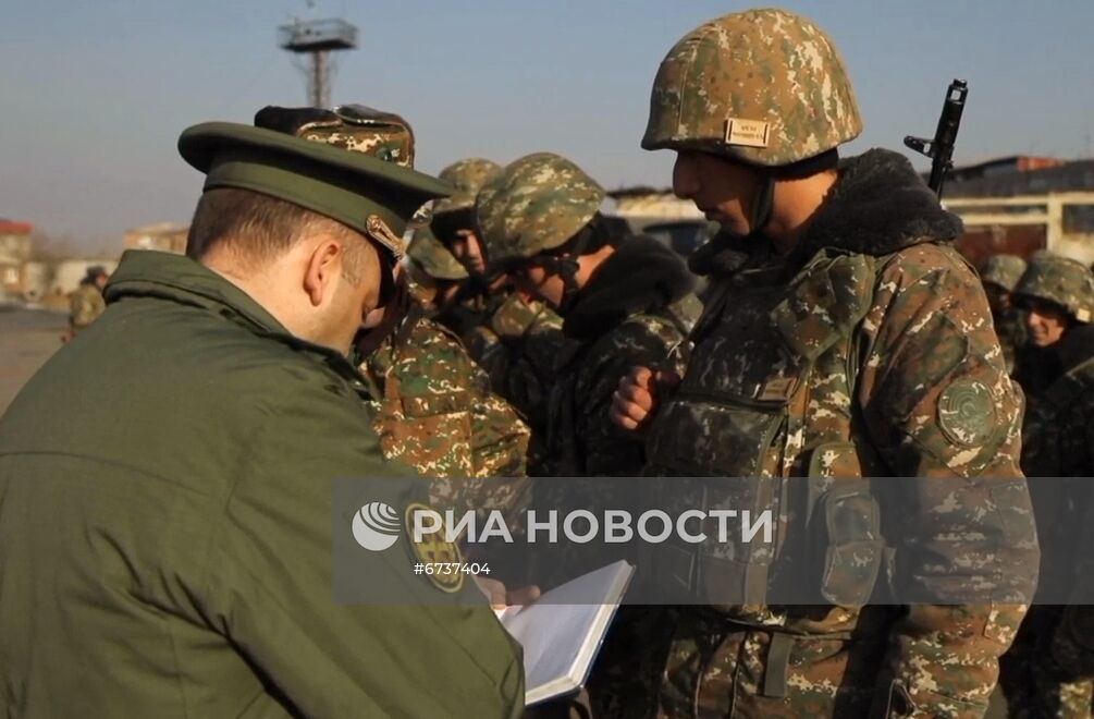 Военные Таджикистана и Армении из состава миротворцев ОДКБ вылетают в Казахстан