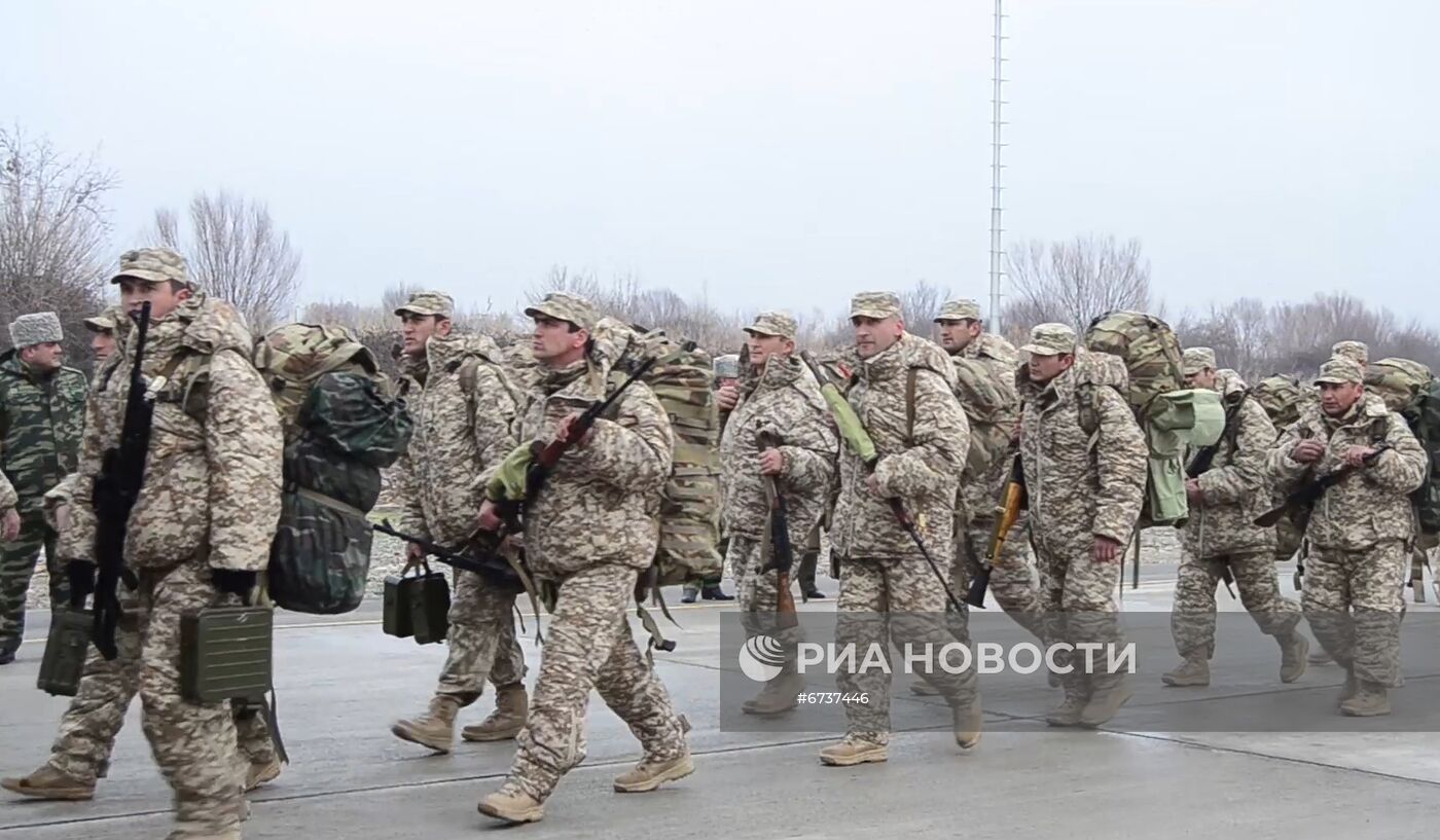 Военные Таджикистана и Армении из состава миротворцев ОДКБ вылетают в Казахстан