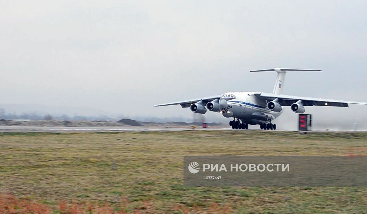 Военные Таджикистана и Армении из состава миротворцев ОДКБ вылетают в Казахстан