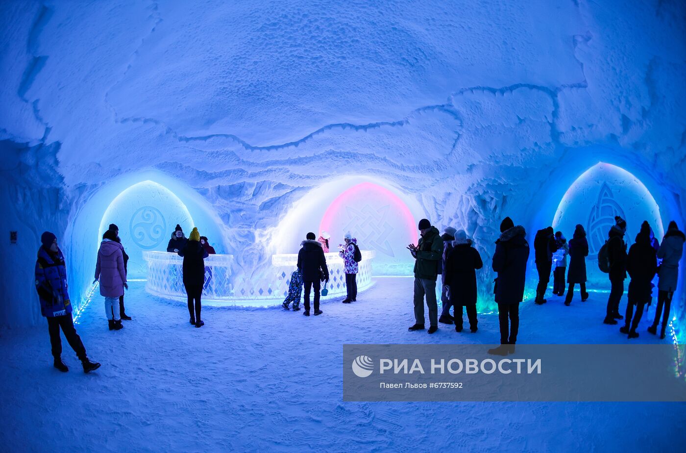 Туристический центр "Снежная деревня" в Кировске