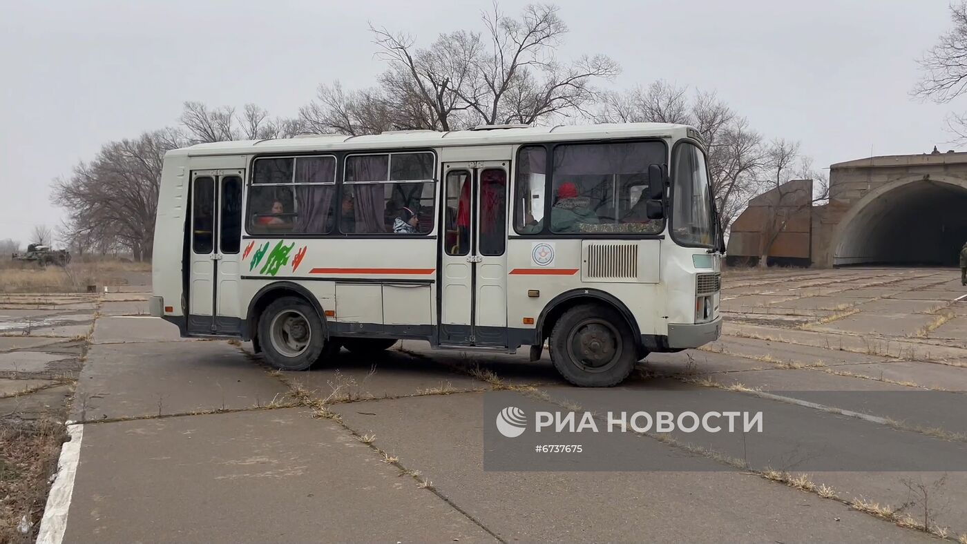 Российских туристов эвакуировали из Алма-Аты самолетом военно-транспортной авиации