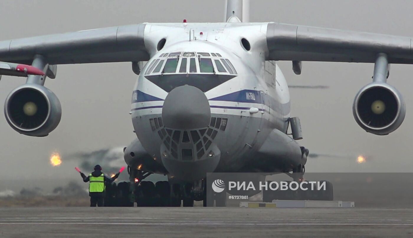 Продолжается переброска основных сил российских миротворцев ОДКБ в Казахстан