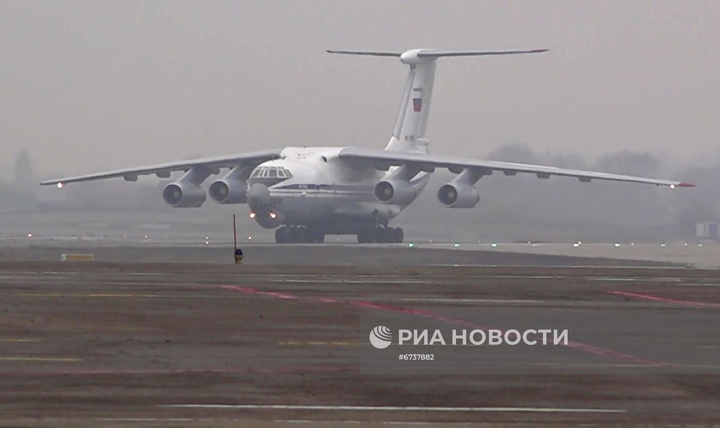 Продолжается переброска основных сил российских миротворцев ОДКБ в Казахстан